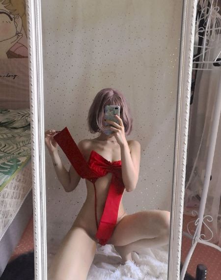 美女的